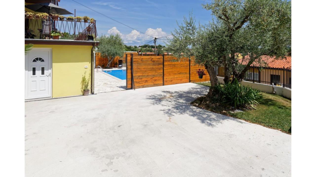Holiday Home Vlady By Rent Istria 布耶 外观 照片